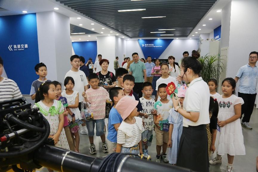 千亿官方网站,千亿qianyi(中国)第三届家属开放日活动圆满举行